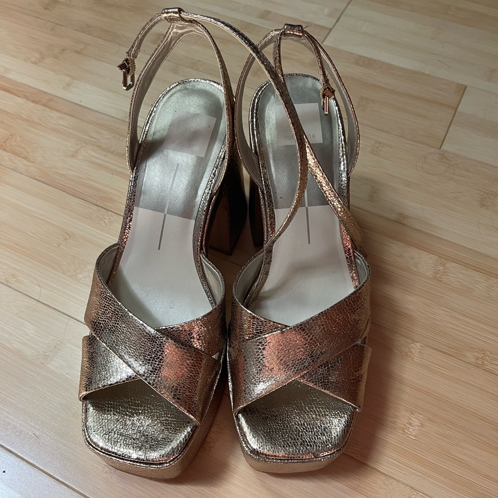 Dolce Vita - Wessi Platform Heel - Gold Size 9 - Picture 4 of 7